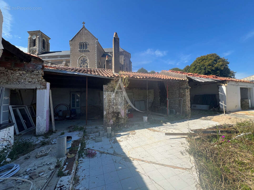 Terrain à TALMONT-SAINT-HILAIRE