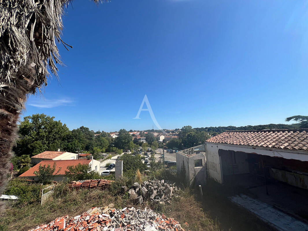 Terrain à TALMONT-SAINT-HILAIRE