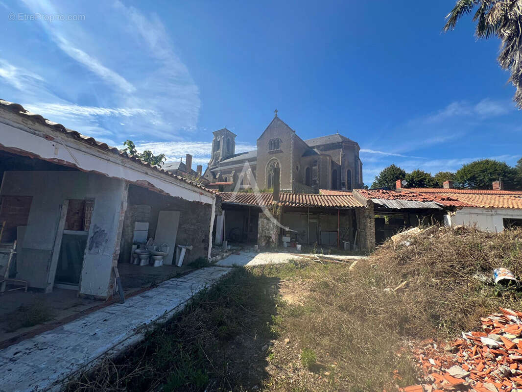 Terrain à TALMONT-SAINT-HILAIRE