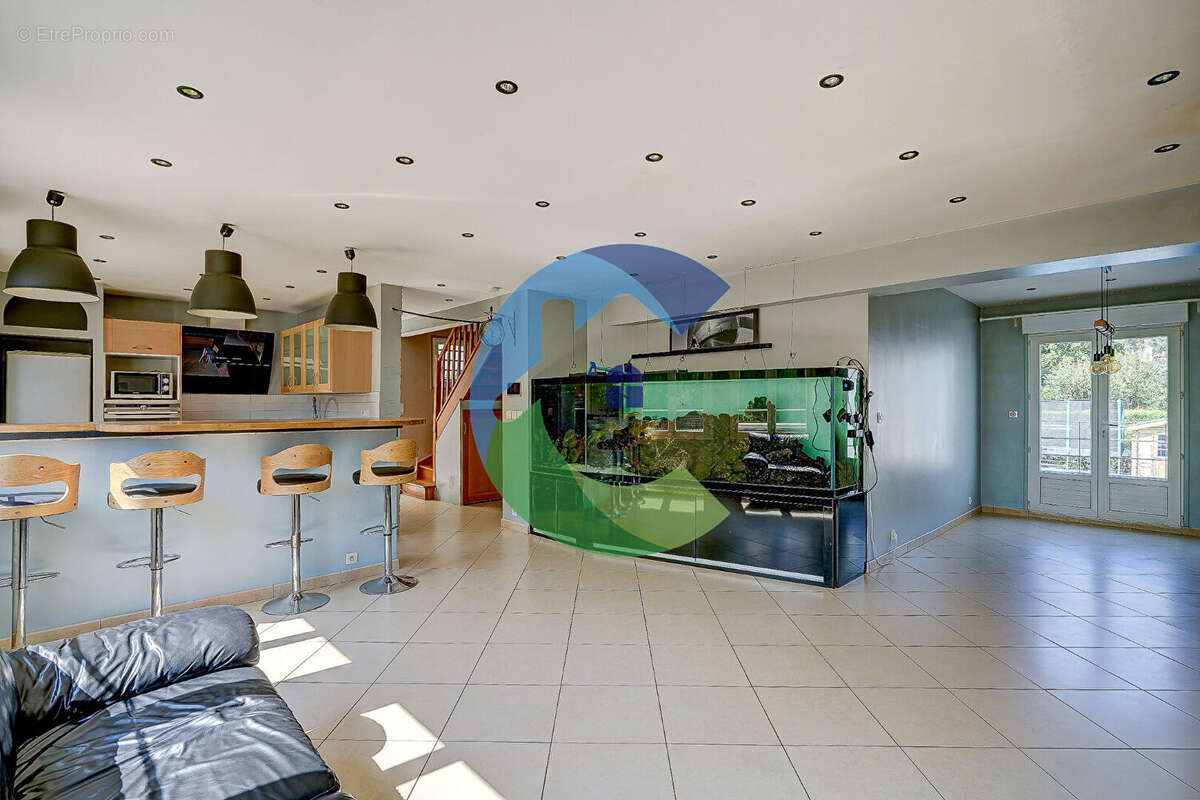 Maison à BALLAINVILLIERS