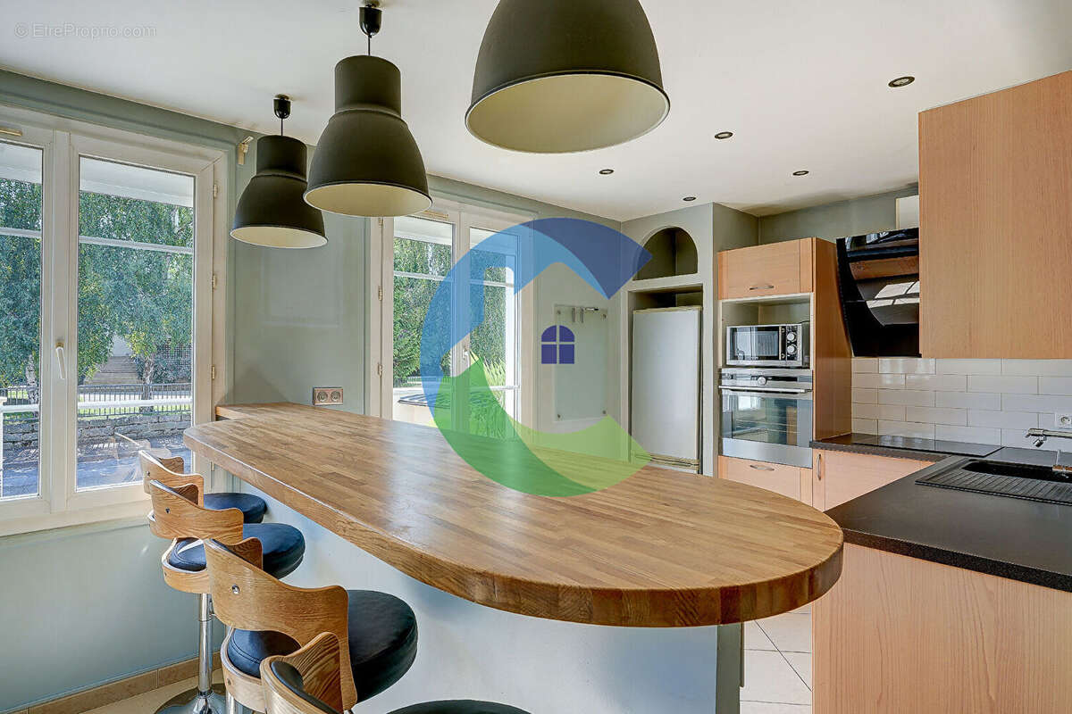 Maison à BALLAINVILLIERS