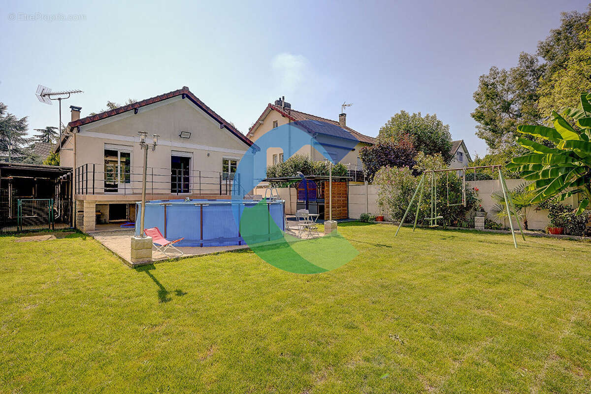 Maison à BALLAINVILLIERS