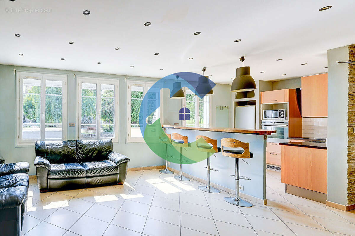 Maison à BALLAINVILLIERS