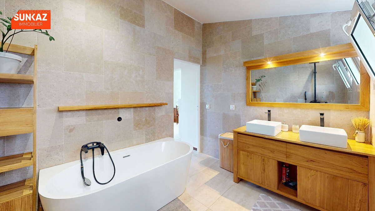 Maison à ENTRE-DEUX