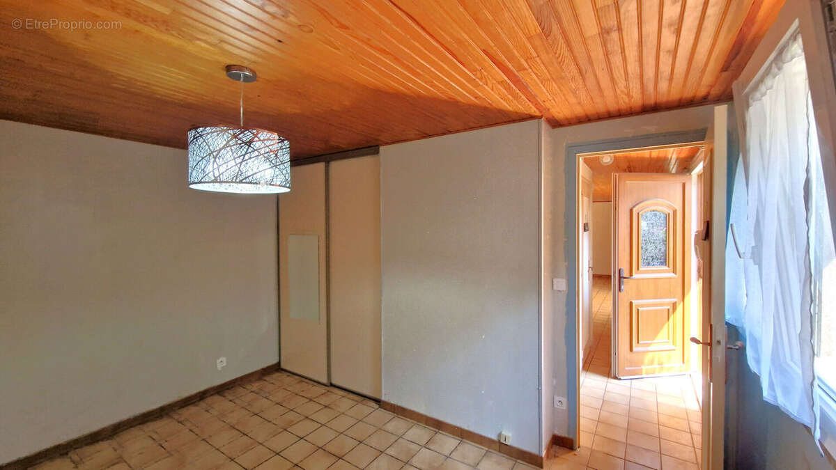 Maison à PARAY-VIEILLE-POSTE