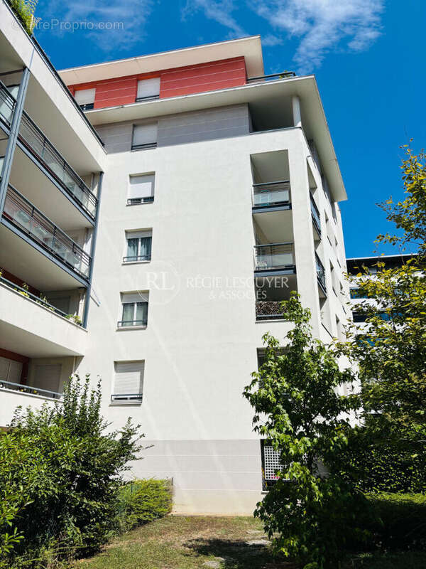 Appartement à LYON-9E