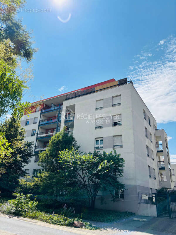 Appartement à LYON-9E