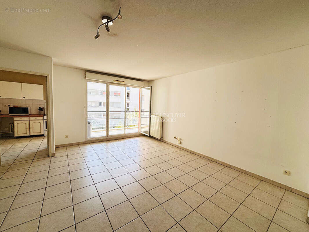 Appartement à LYON-9E