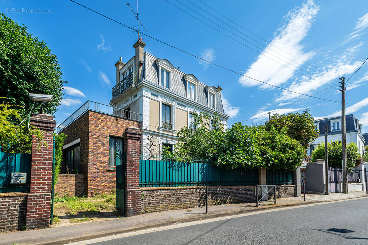 Maison à BOIS-COLOMBES