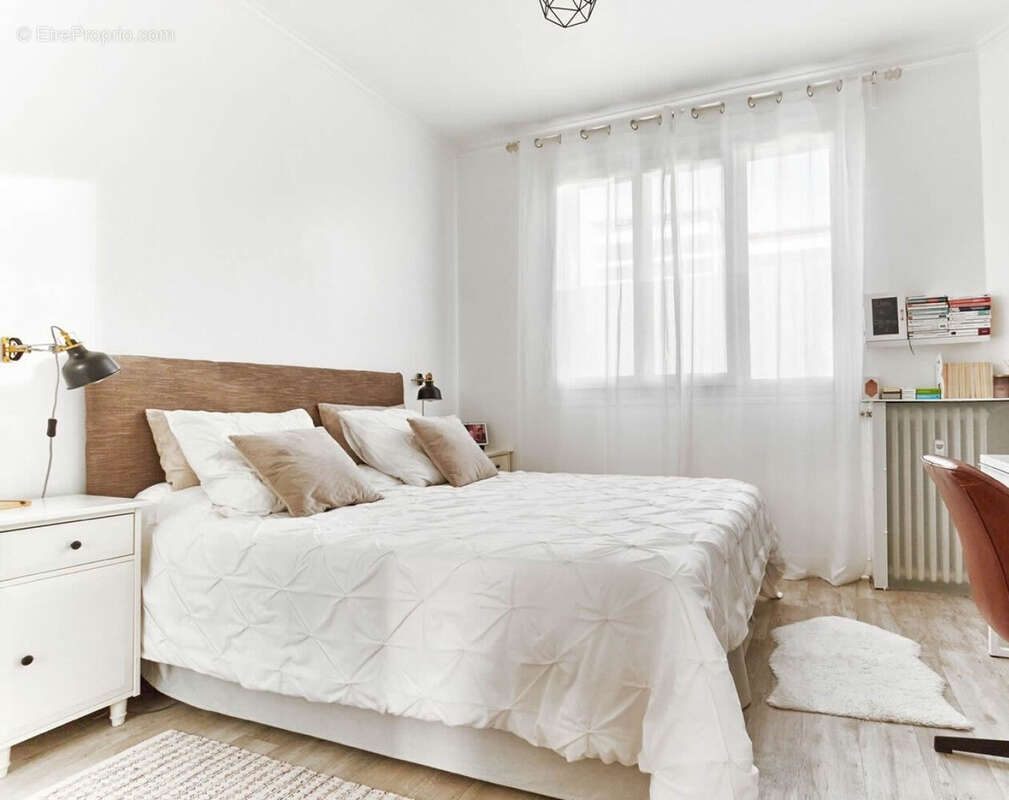 Appartement à LA GARENNE-COLOMBES