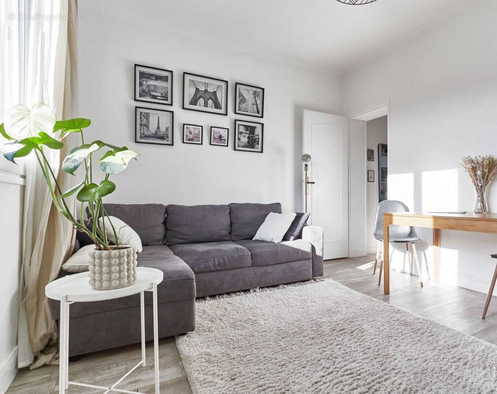 Appartement à LA GARENNE-COLOMBES