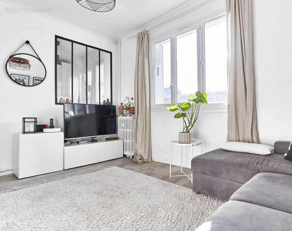 Appartement à LA GARENNE-COLOMBES