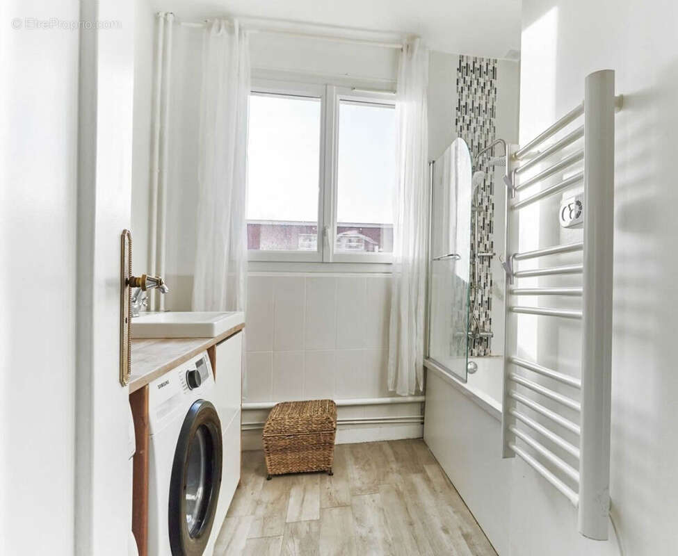 Appartement à LA GARENNE-COLOMBES