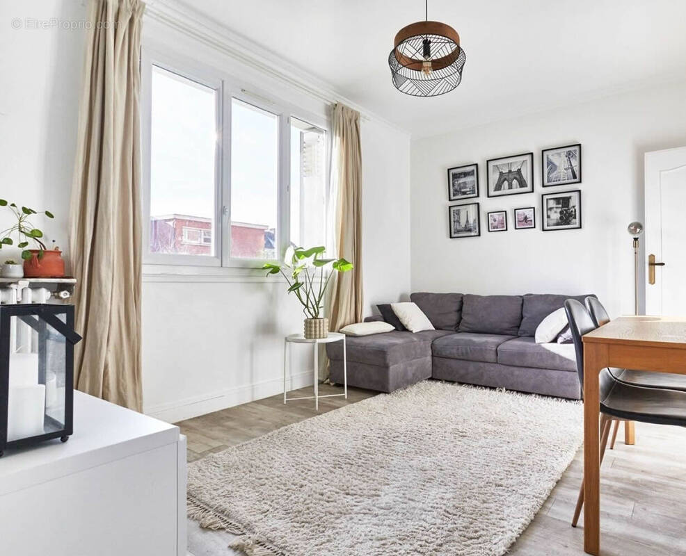 Appartement à LA GARENNE-COLOMBES