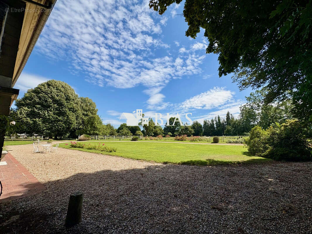 Autre à BOURG-ACHARD