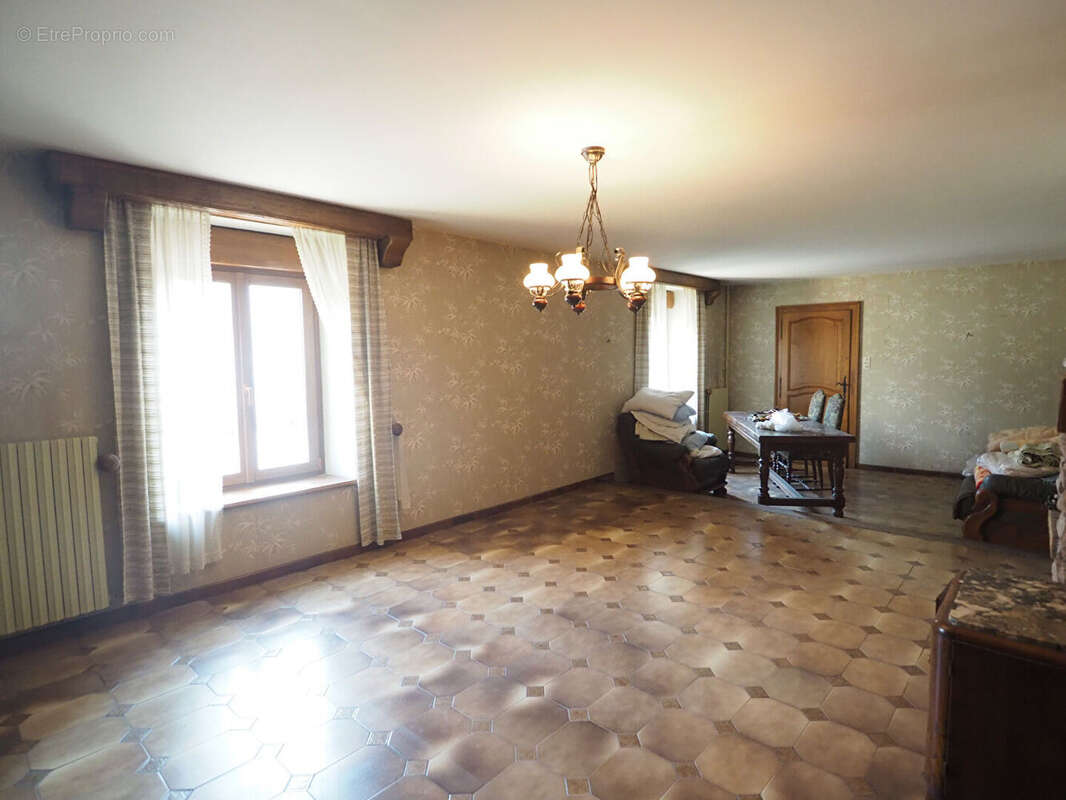 Maison à HADIGNY-LES-VERRIERES