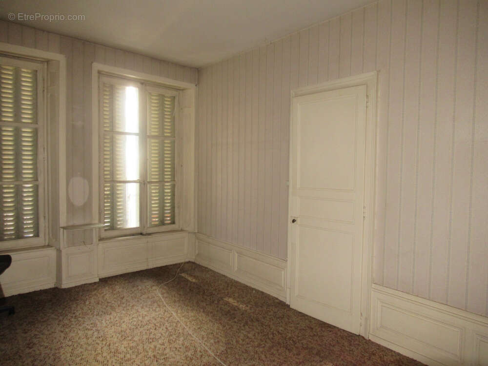 Appartement à MIRECOURT