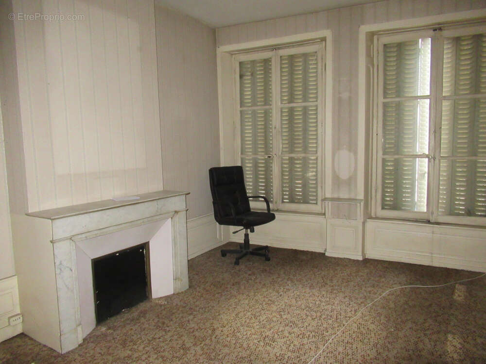 Appartement à MIRECOURT