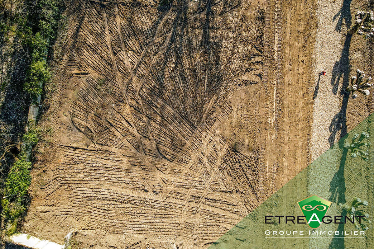 Terrain à ARRONVILLE