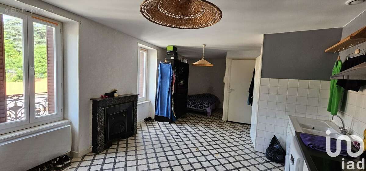 Photo 2 - Appartement à SAINT-JULIEN-MOLIN-MOLETTE