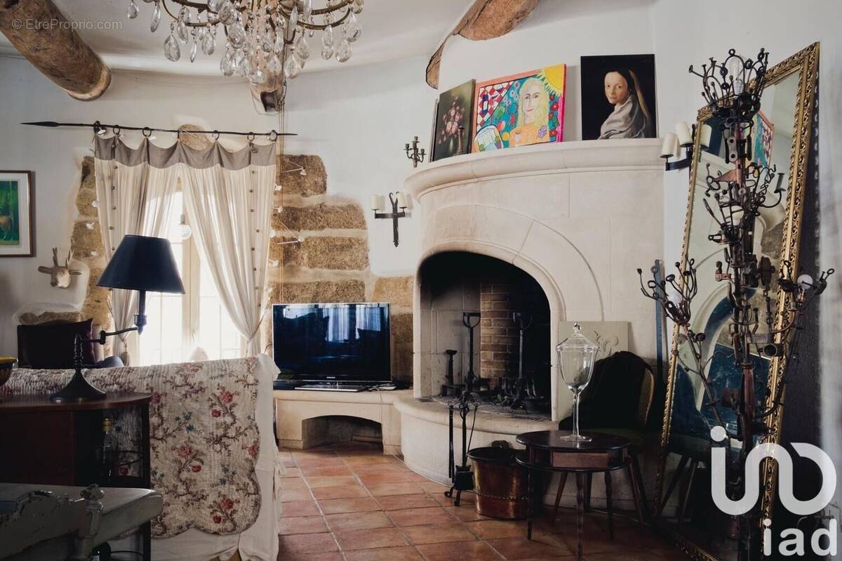 Photo 1 - Maison à ROGNES