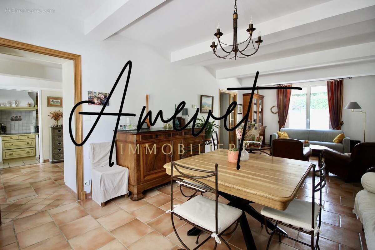 Maison à SAINT-SATURNIN-LES-AVIGNON