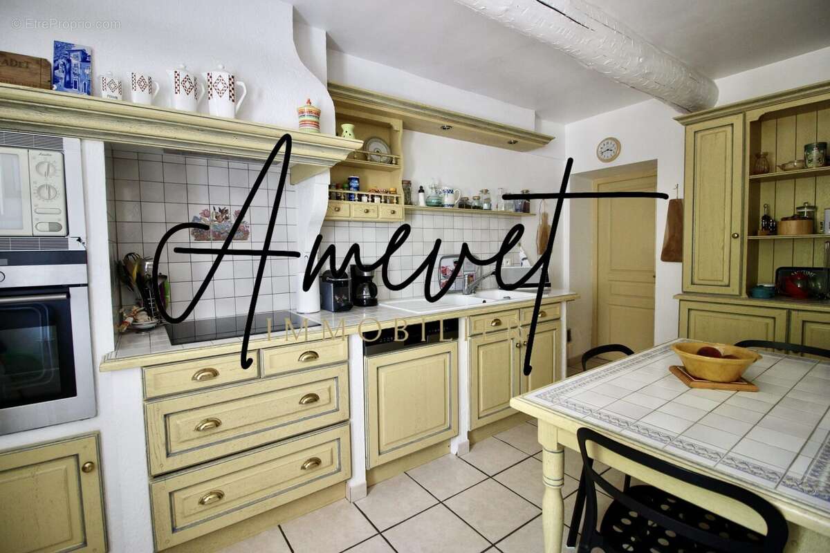 Maison à SAINT-SATURNIN-LES-AVIGNON