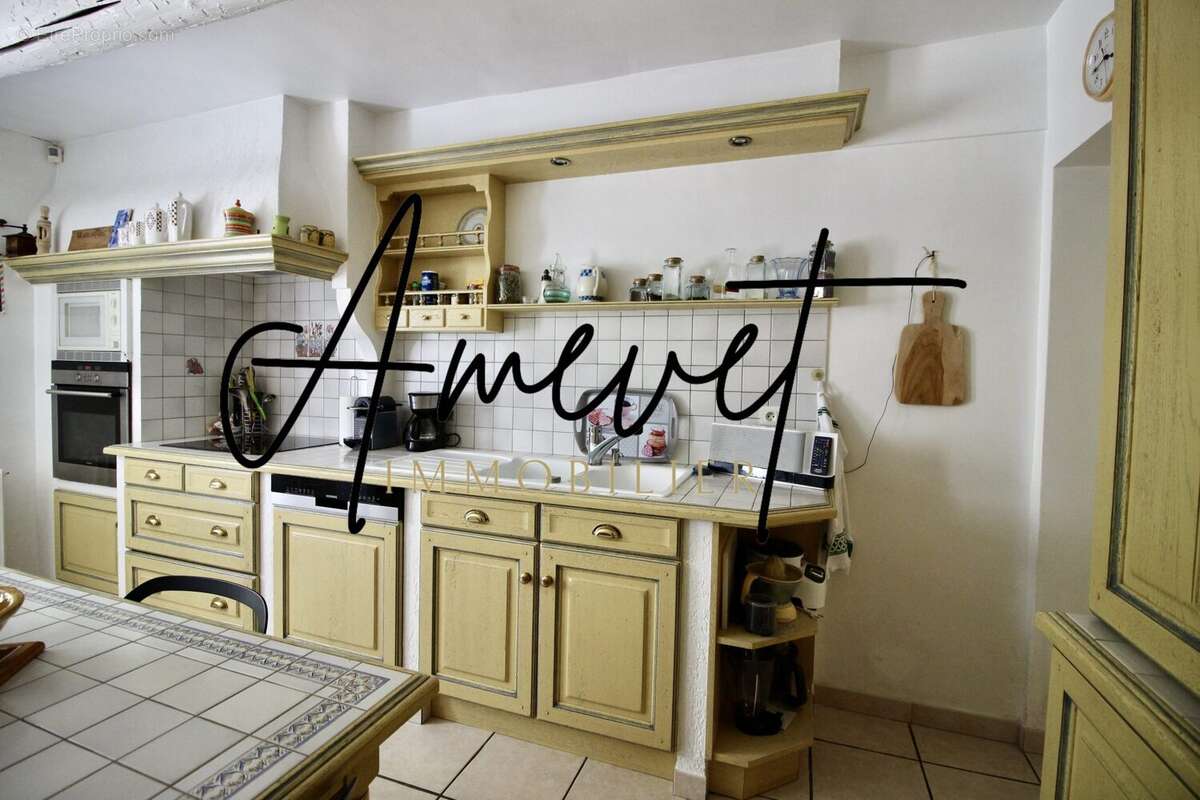 Maison à SAINT-SATURNIN-LES-AVIGNON