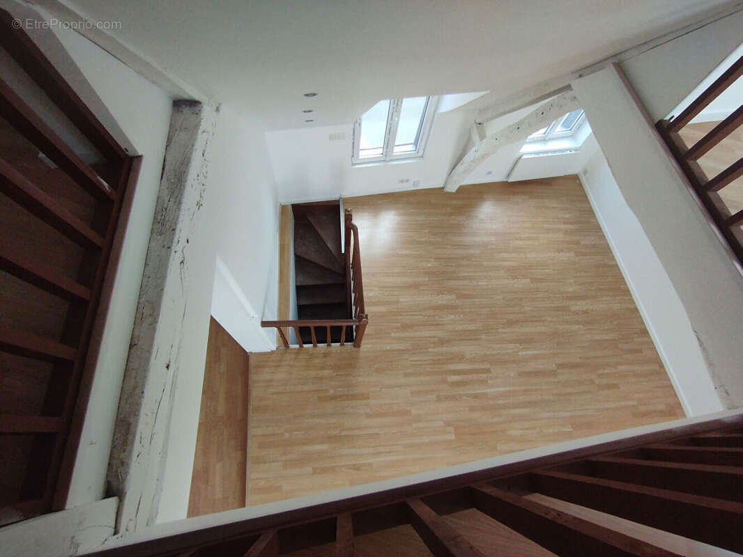 Appartement à MARLE