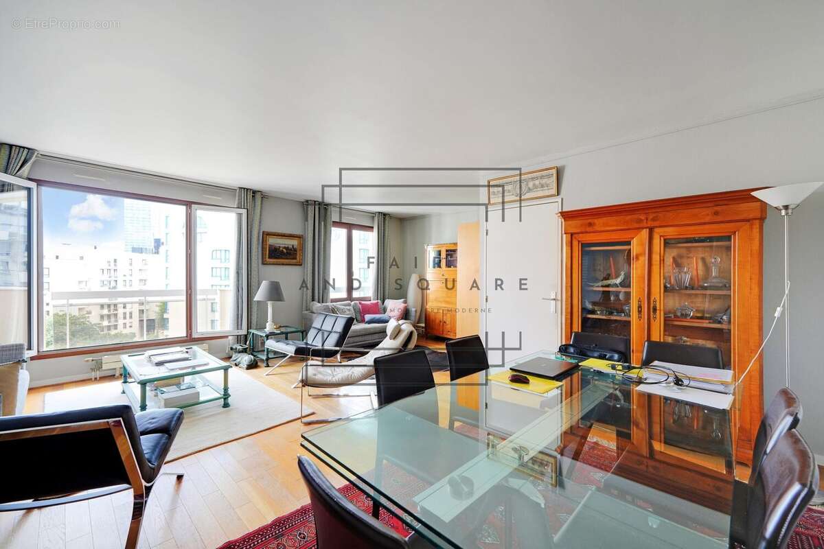 Appartement à COURBEVOIE