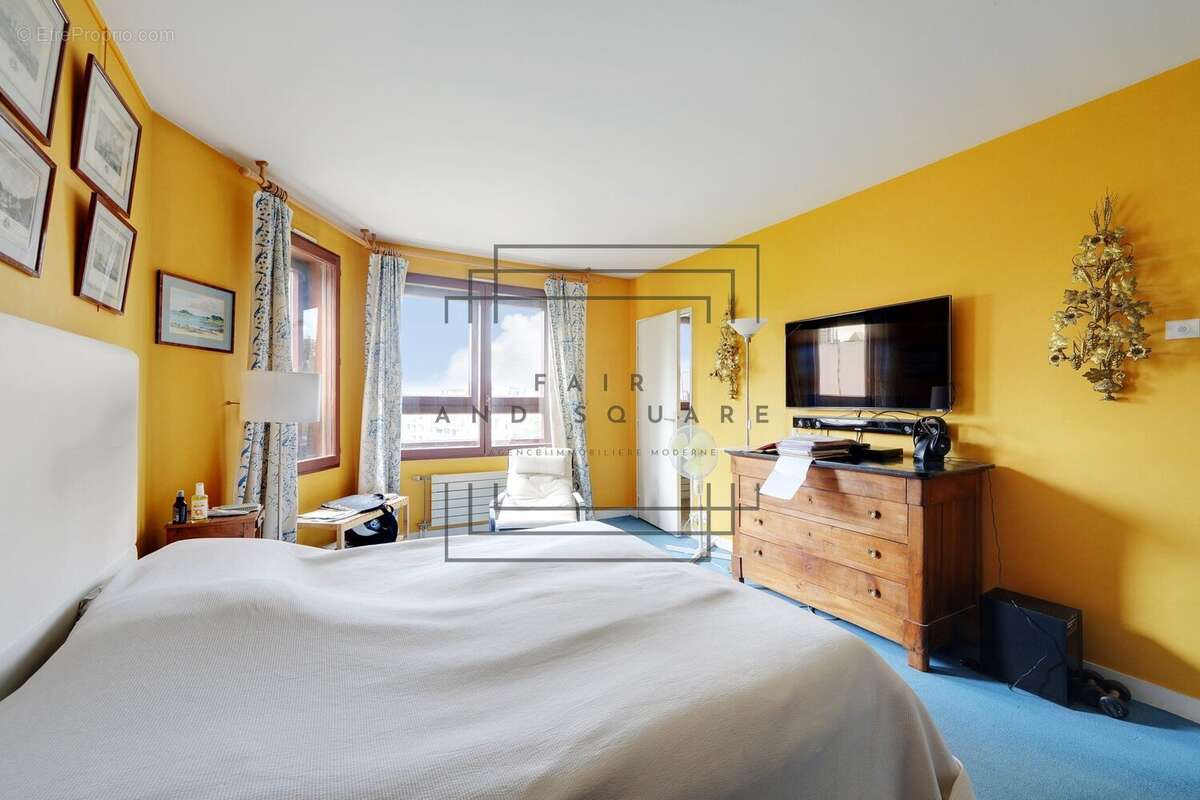 Appartement à COURBEVOIE
