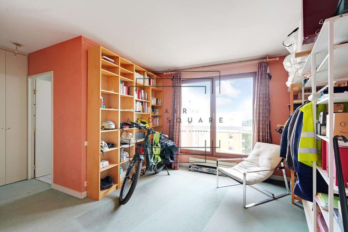 Appartement à COURBEVOIE
