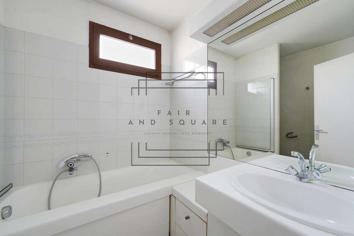 Appartement à COURBEVOIE