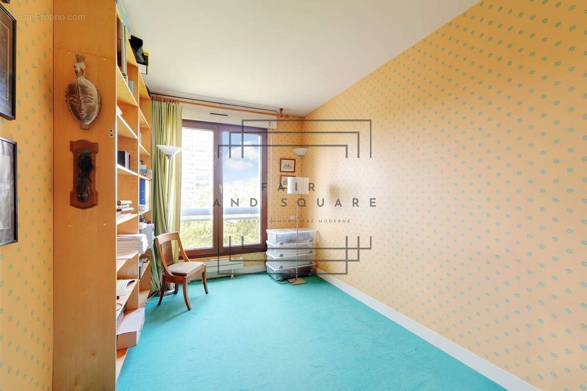 Appartement à COURBEVOIE