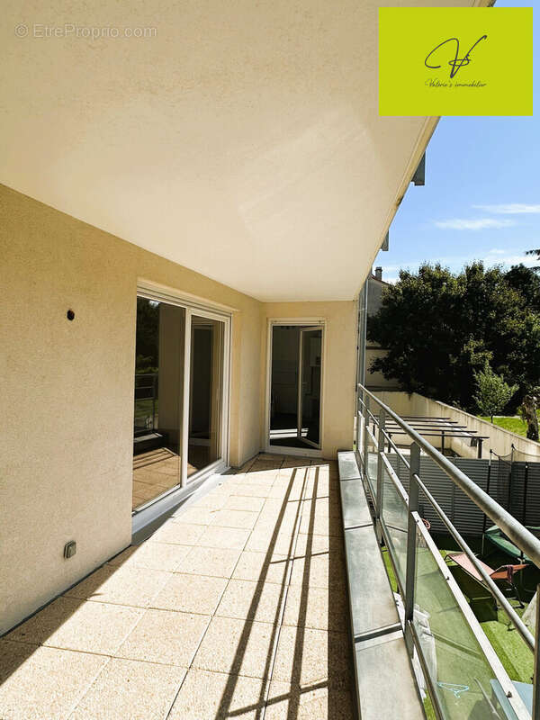 Terrasse avec accès du salon et cuisine - Appartement à FORBACH