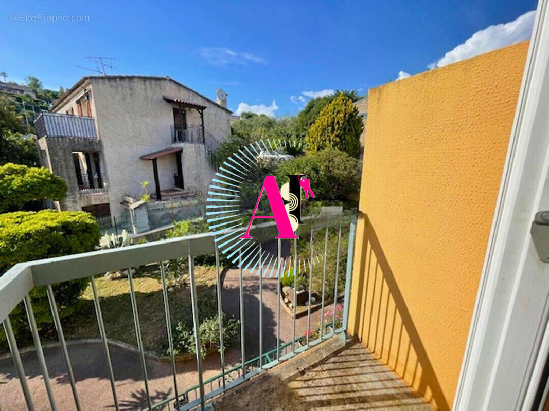 Appartement à VALLAURIS