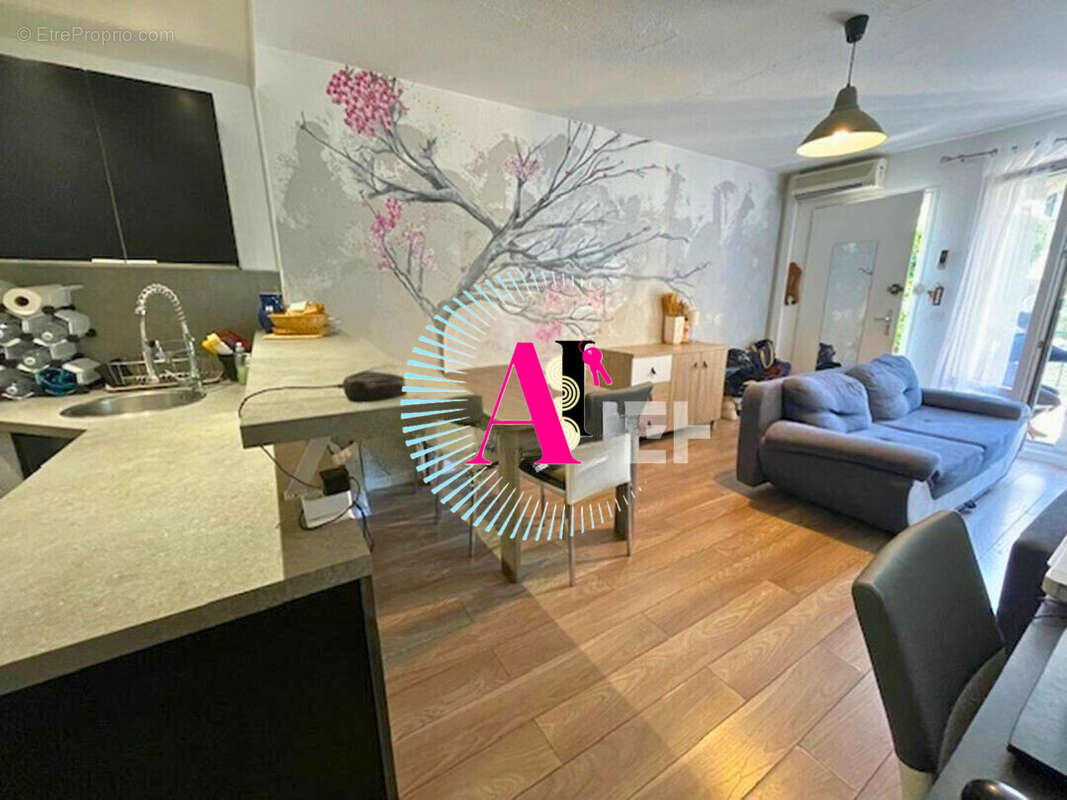 Appartement à VALLAURIS