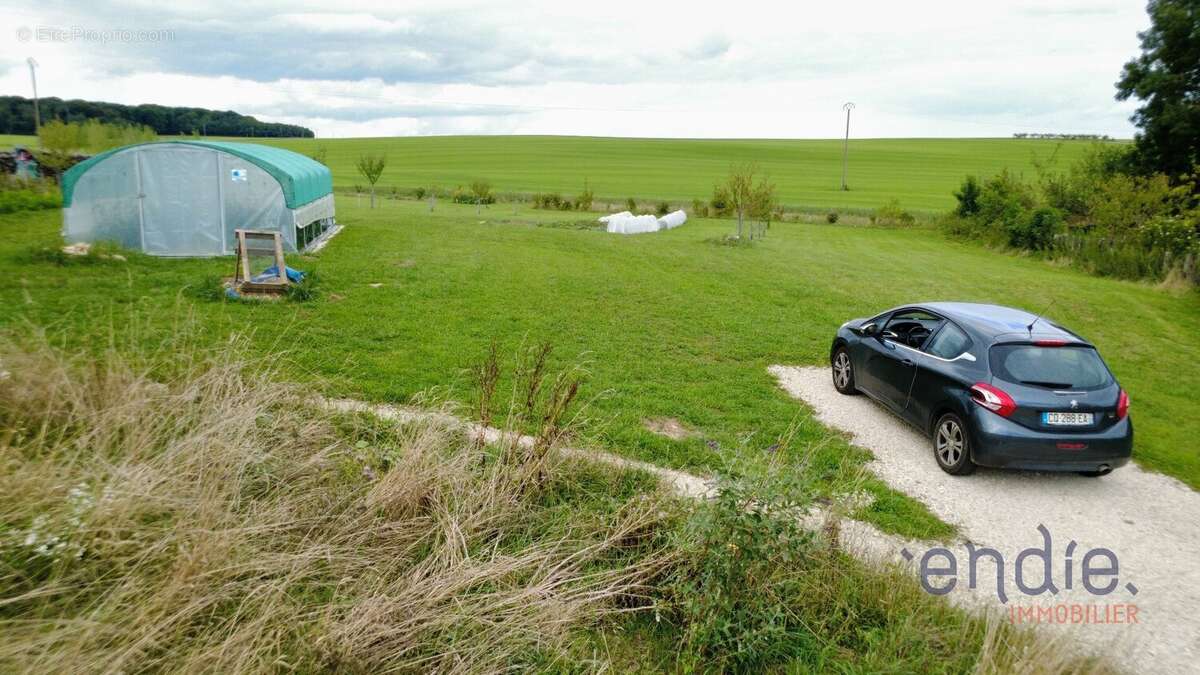 Terrain à BROYE-LES-LOUPS-ET-VERFONTAINE