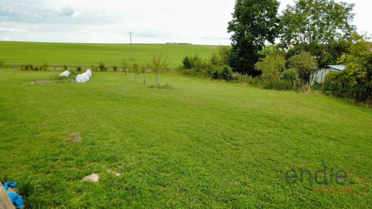 Terrain à BROYE-LES-LOUPS-ET-VERFONTAINE