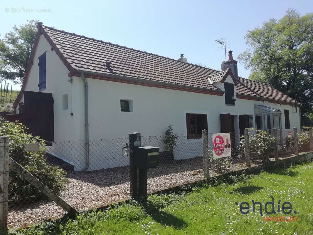 Maison à MORNAY-SUR-ALLIER