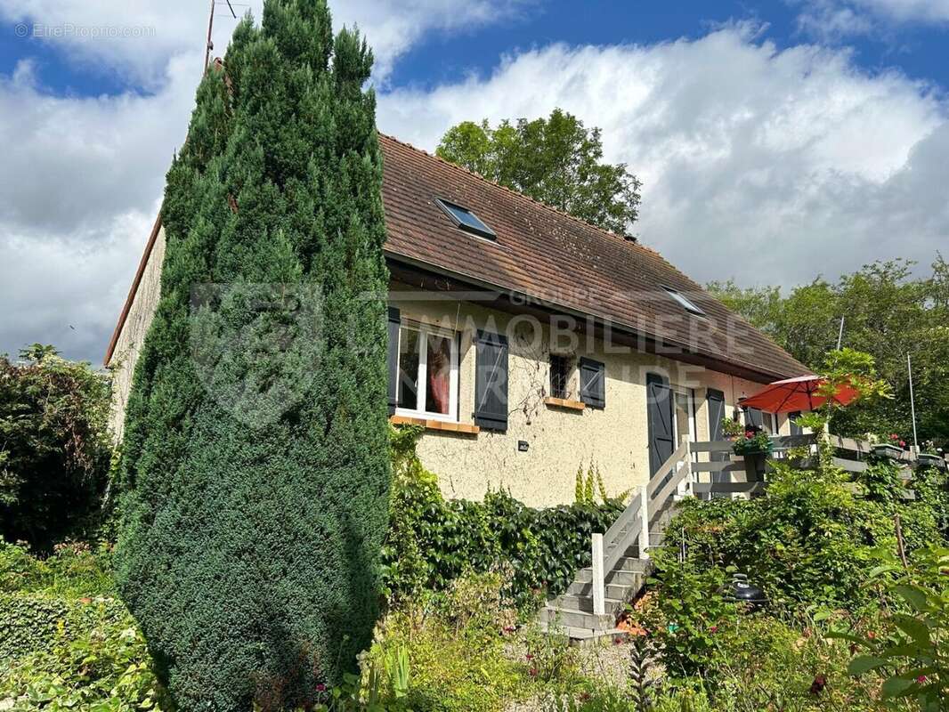 Maison à BONNIERES-SUR-SEINE