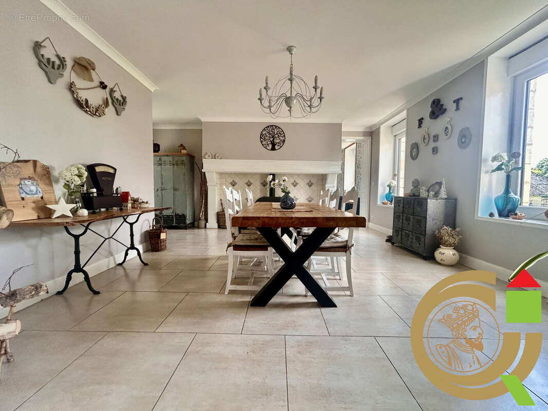 Maison à NUNCQ-HAUTECOTE