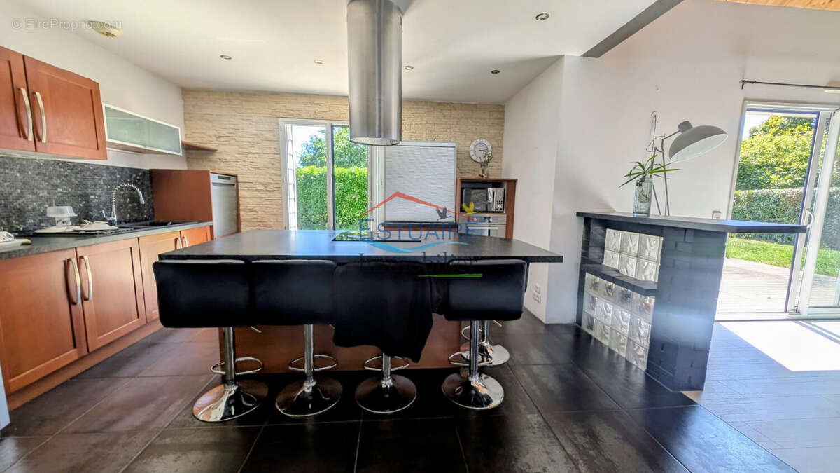 Maison à LA CHAPELLE-LAUNAY