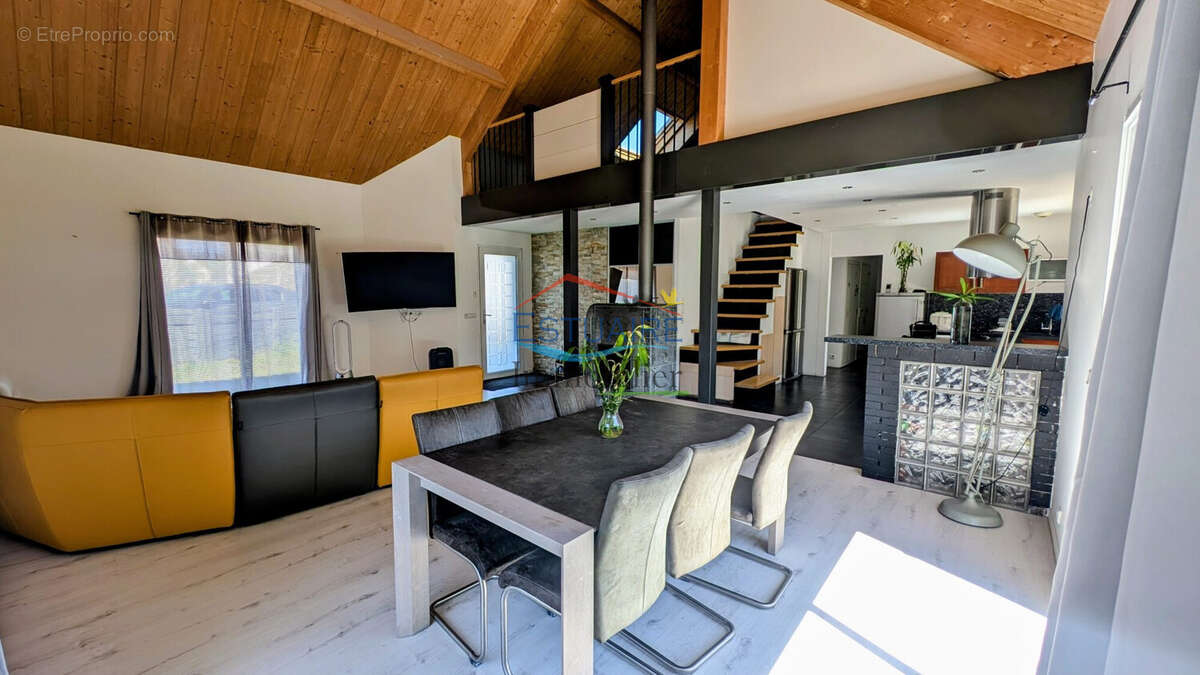 Maison à LA CHAPELLE-LAUNAY