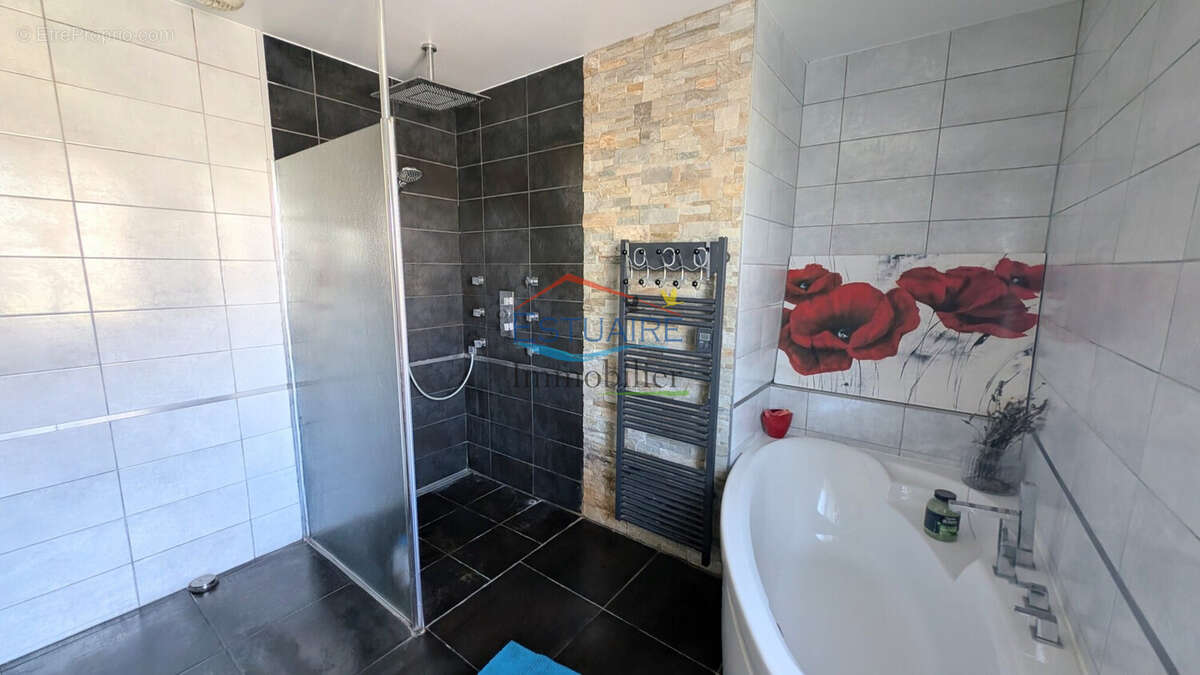 Maison à LA CHAPELLE-LAUNAY