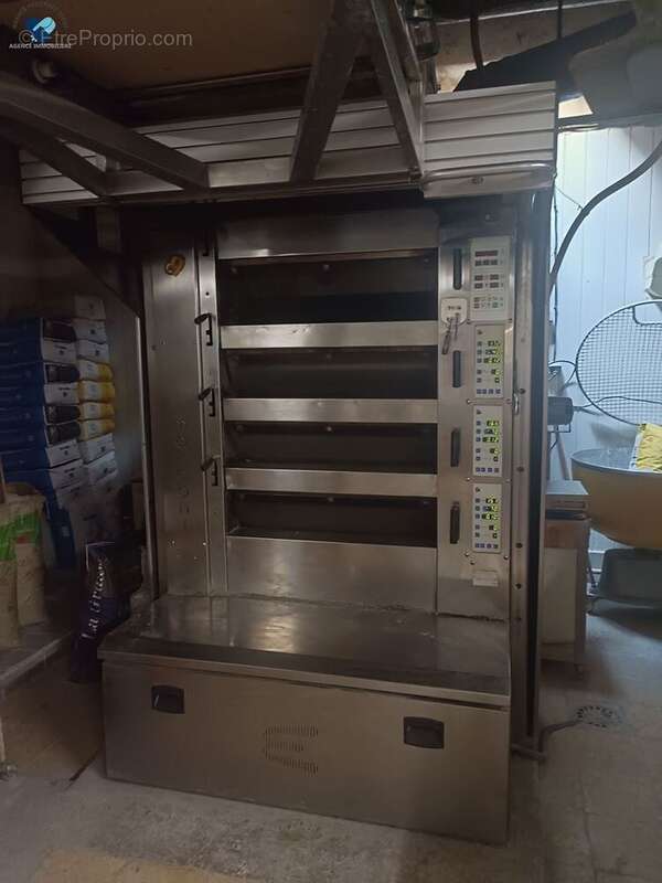 Commerce à VILLENEUVE-LES-BEZIERS