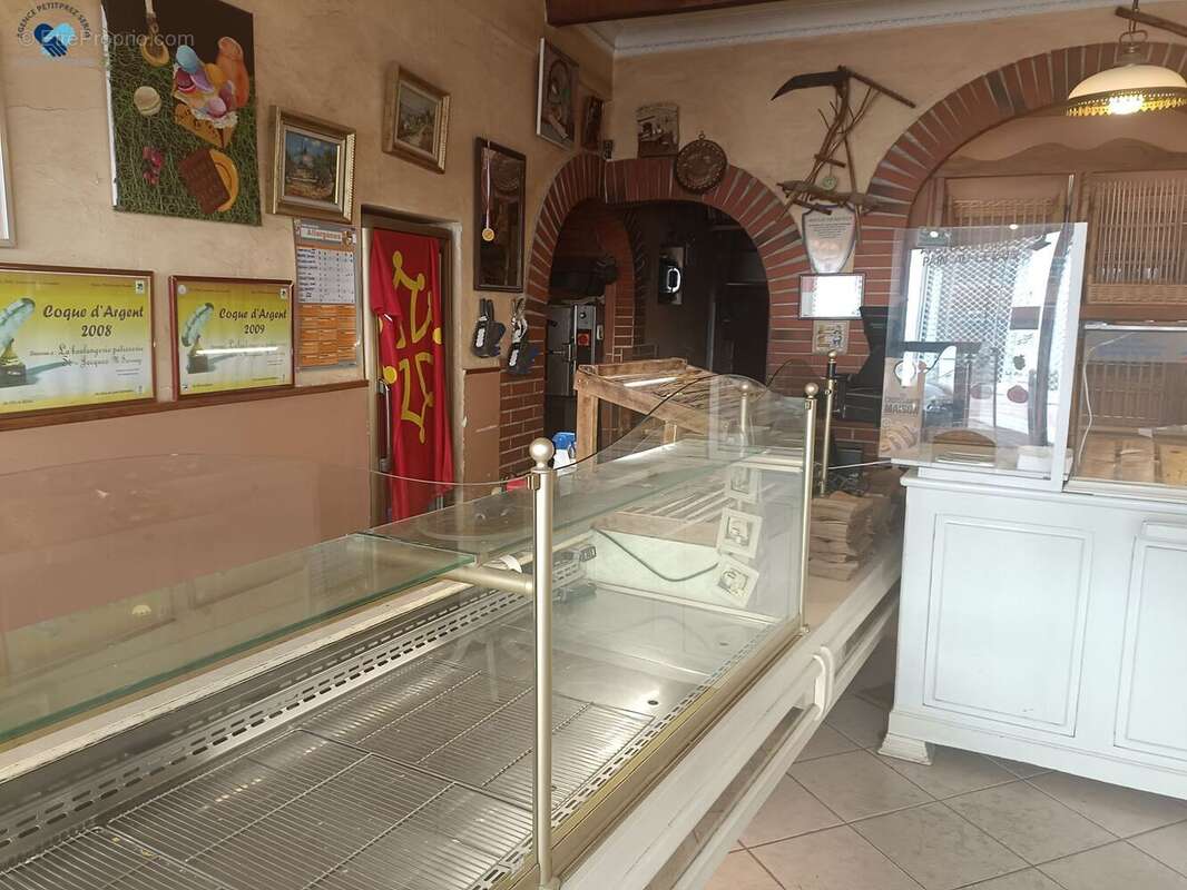 Commerce à VILLENEUVE-LES-BEZIERS