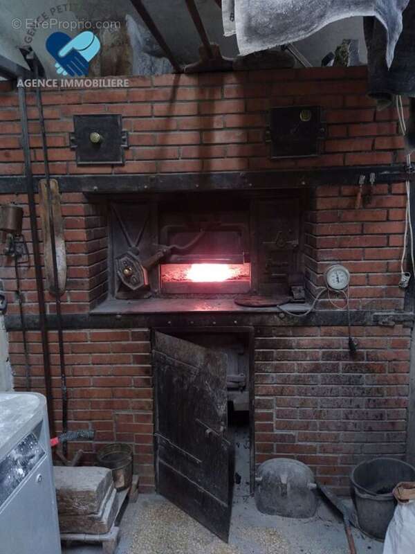 Commerce à VILLENEUVE-LES-BEZIERS