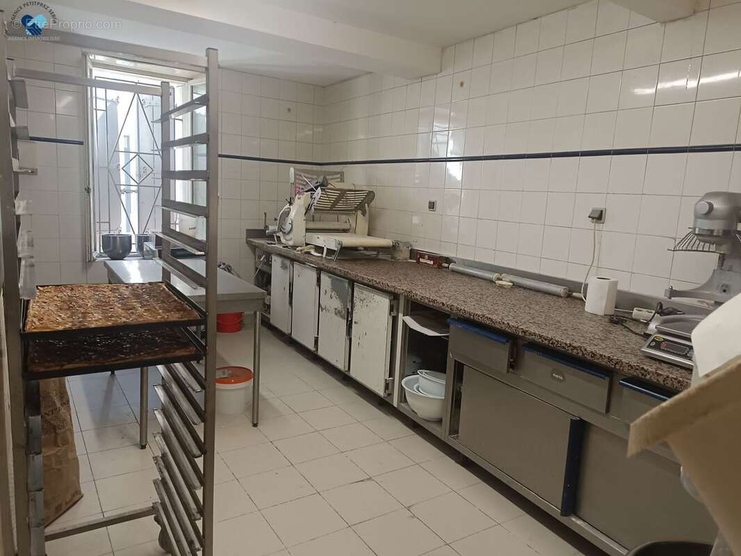 Commerce à CUXAC-D&#039;AUDE