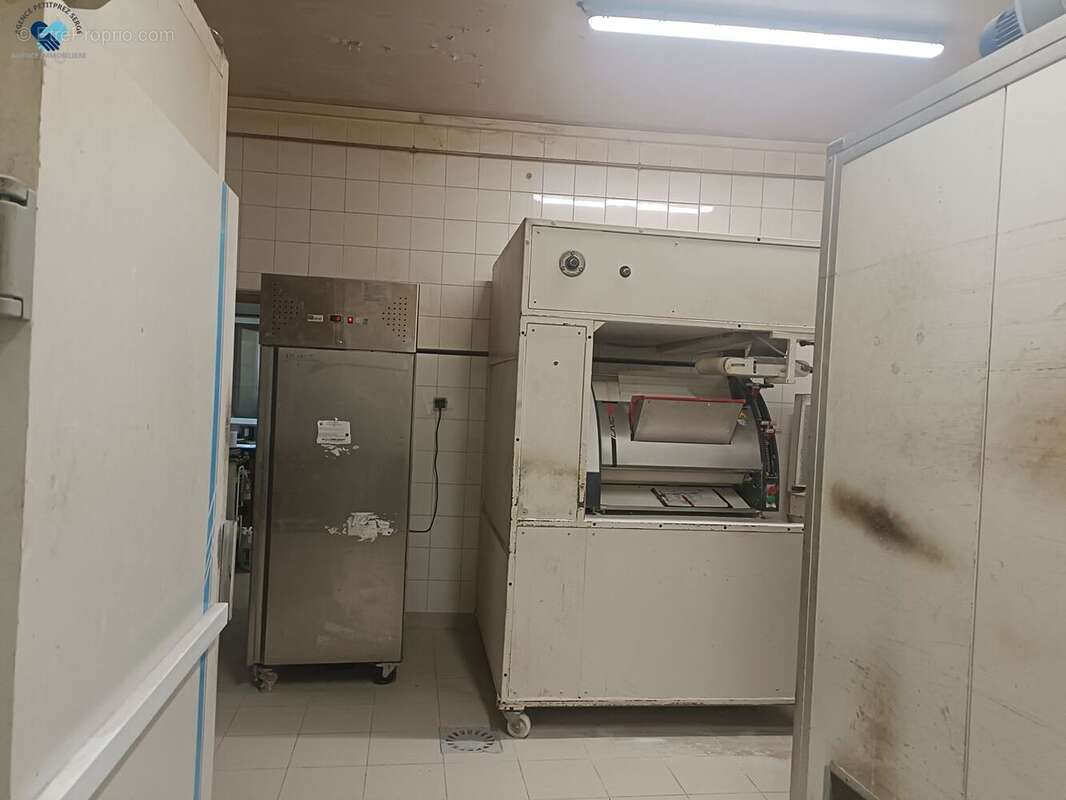 Commerce à CUXAC-D&#039;AUDE